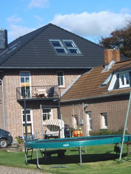 Spielplatz mit Trampolin